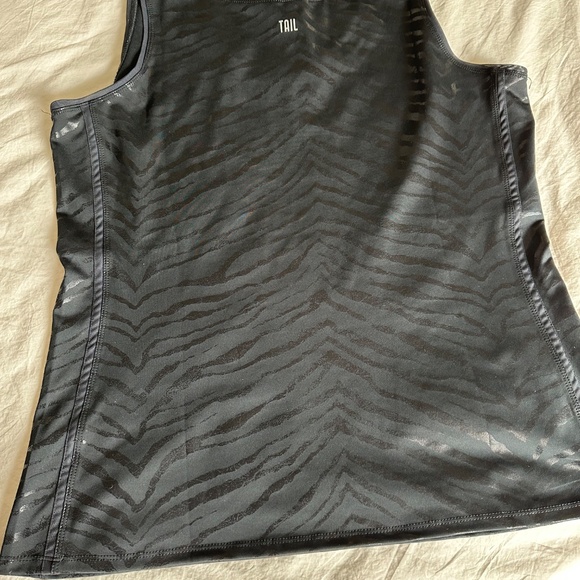 Tail Tennis Shirt Fun Metallic Animal Print Tone on Tone Black Light New - Picture 5 of 7